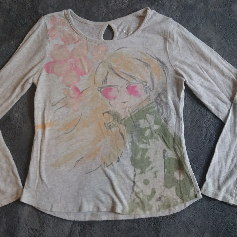 Lightweight long sleeve blonde girl graphic